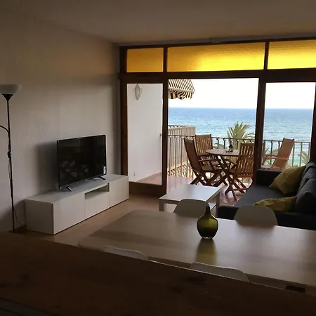 Con Vistas Al Mar. Primera Linea De Playa. *
